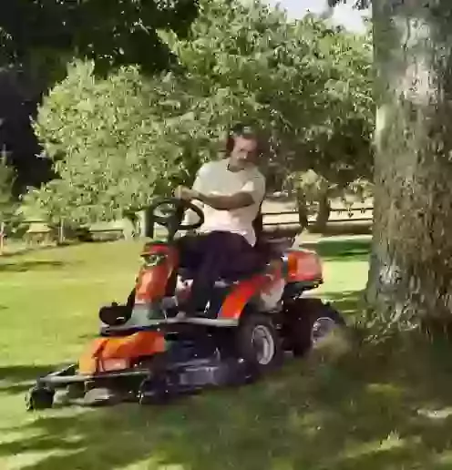 Ride-on lawn mowers